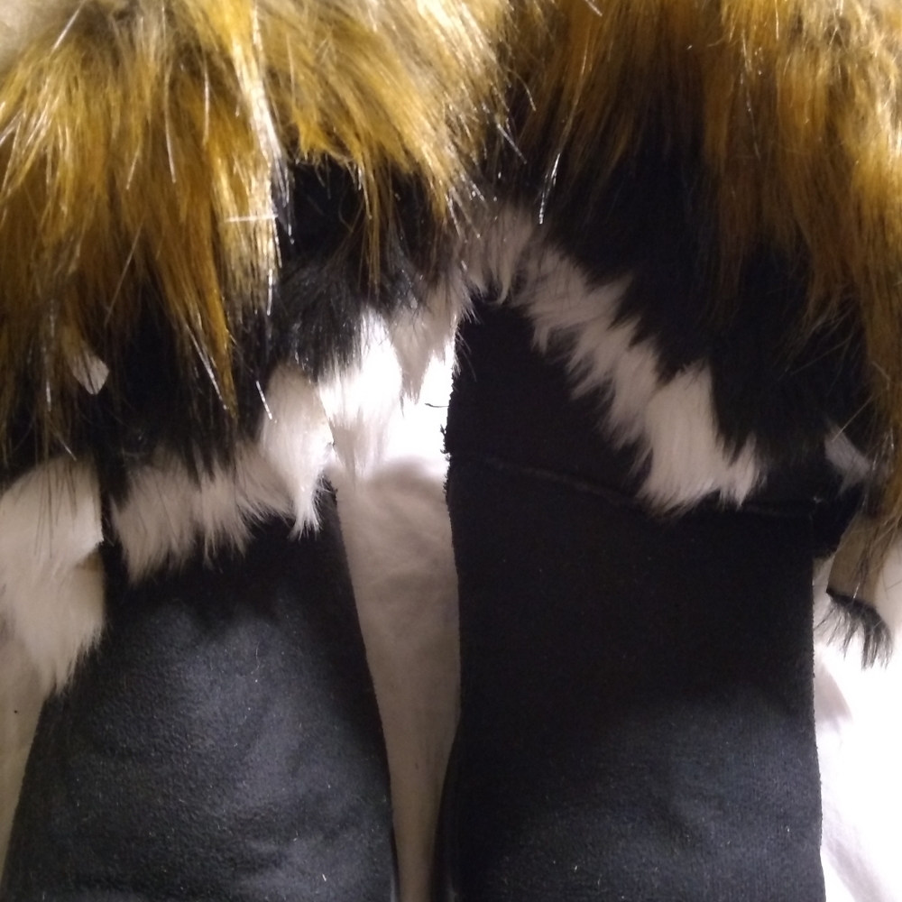 Boots - Picture 4 of 9